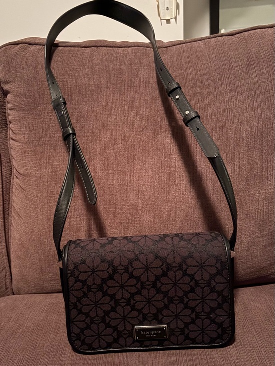 kate spade Handbags - Like new Kate Spade black classic purse as shown.